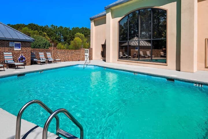 Pool 10 of 13